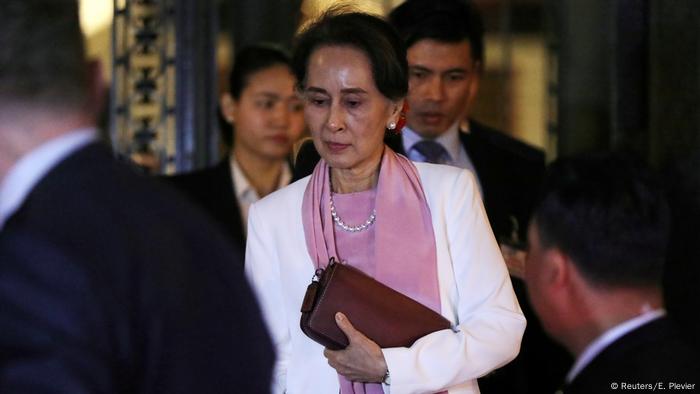 Aung San Suu Kyi leaves the International Court of Justice in 2019