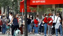 Cafés y bares de París cerrarán para frenar propagación del coronavirus