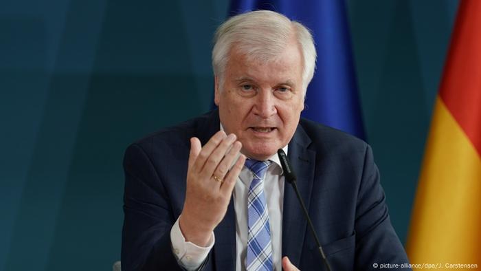 Deutschland Seehofer PK Moria 
