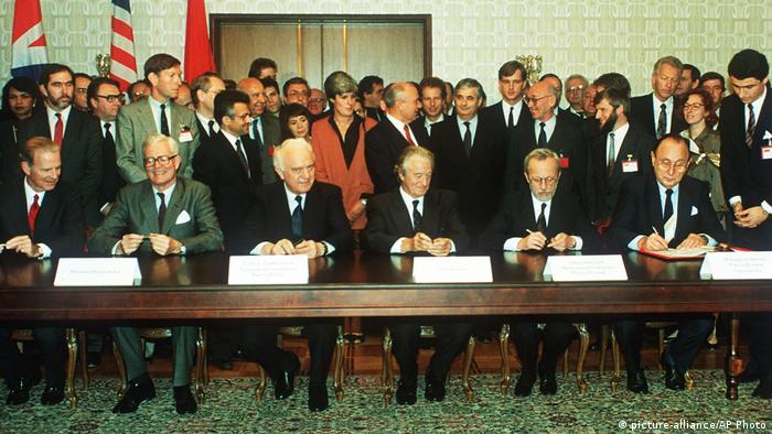  Подписването на Договор 2+4 в Москва 
