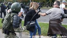 13.09.2020, Belarus, Minsk: MINSK, BELARUS - SEPTEMBER 13, 2020: Law enforcement officers confront participants in the March of Heroes opposition event. Mass protests against the presidential election results have been occurring in Minsk and other Belarusian cities since August 9. According to the Belarusian Central Election Commission, Alexander Lukashenko won by landslide with 80.1% of votes polled. Valery Sharifulin/TASS Foto: Valery Sharifulin/TASS/dpa |