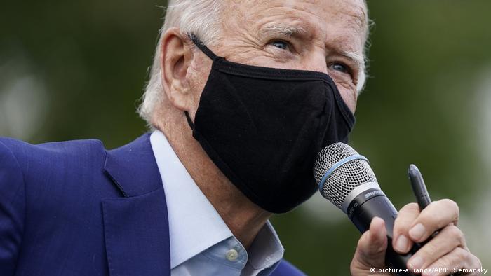 Joe Biden com máscara