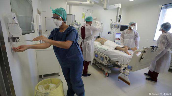 Trabalhadores de UTI em hospital francês