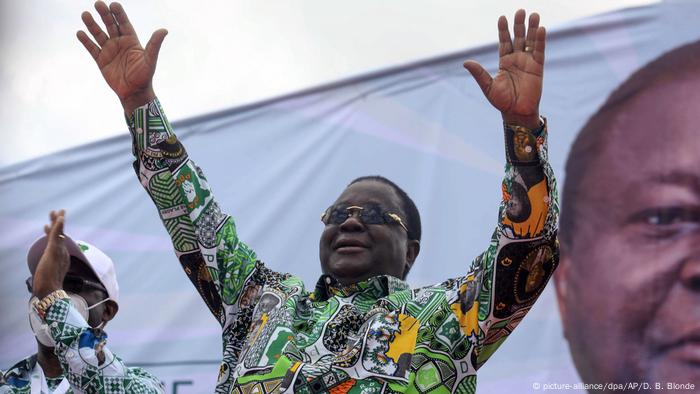 Ivory Coast presidential candidate Henri Konan Bedie. (picture-alliance/dpa/AP/D. B. Blonde)