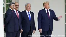 以色列与阿联酋巴林在白宫签署关系正常化协议