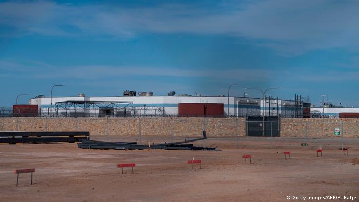 Nadie sabe lo que ocurre en los centros de detención, menos ahora en tiempos de Covid-19. Imagen del Centro de Detención migratorio en El Paso, Texas. 