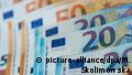 04.12.2018, Sachsen, Dresden: ILLUSTRATION - Zahlreiche Banknoten von 10, 20 und 50 Euro liegen sortiert auf einem Tisch. Foto: Monika Skolimowska/dpa-Zentralbild/ZB | Verwendung weltweit