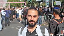 An der Urania, Berlin, 20.09.2020+++Tareq Alaows, Vertreter der Flüchtlingshilfsorganisation Seebrücke.
Transparent auf der Kundgebung.
(c) Panagiotis Kouparanis/DW