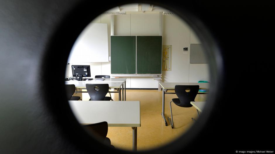 Coronavirus German Schools Develop Plan B Germany News And In Depth Reporting From Berlin And Beyond Dw 13 11 2020