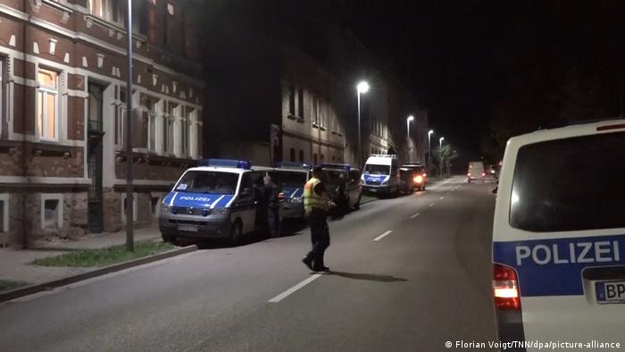 Условията, в които живеят и много българи, работещи в кланици,