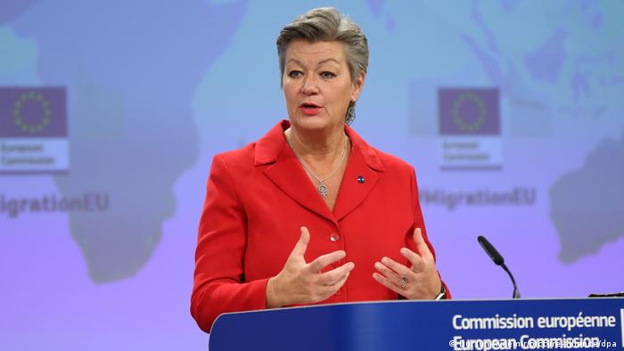 EU home affairs commissioner Ylva Johansson says Turkey must take back more migrants from Greece | picture-alliance
