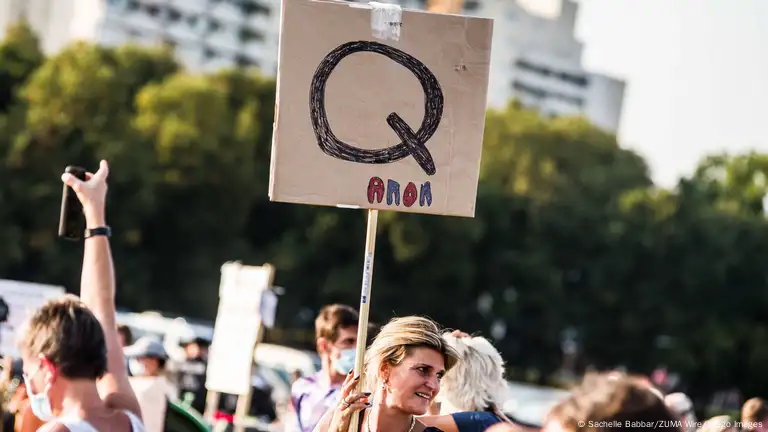 O que é QAnon, a teoria da conspiração se espalhando pelos EUA