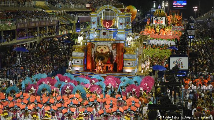 Ponto alto dos festejos carnavalescos de Rio e São Paulo, desfiles serão no fim de semana do feriado de 21 de abril