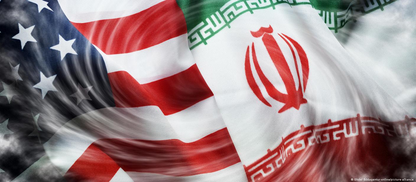 Fahnen von USA und Iran
