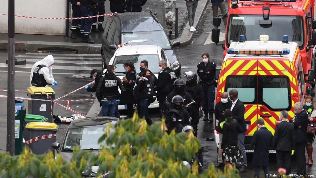Charlie Hebdo Suspect In Paris Knife Attack Confesses News Dw 26 09 2020