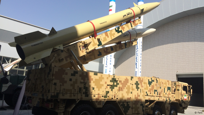 Iran | Revolutionsgarden stellen neue ballistische Marine-Rakete vor