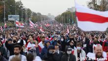 People attend an opposition rally to reject the presidential election results and to protest against the inauguration of Belarusian President Alexander Lukashenko in Minsk, Belarus September 27, 2020. Tut.By via REUTERS ATTENTION EDITORS - THIS IMAGE WAS PROVIDED BY A THIRD PARTY. MANDATORY CREDIT.