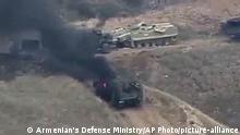 27.09.2020, Nagorny Karabakh: 6343350 27.09.2020 In this handout video grab released by the Armenian Defense Ministry, a view shows warfare in Nagorno-Karabakh. Editorial use only, no archive, no commercial use. Armenian defense Ministry Foto: Armenian defense Ministry |