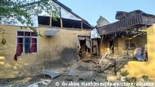 27.09.2020, Aserbaidschan: 6343333 27.09.2020 A view shows a damaged house which was hit by the recent shelling, in Tartar District, Azerbaijan. On September 27 clashes erupted between Armenian and Azeri forces along the line of contact in the disputed region of Nagorno-Karabakh. Both Azerbaijan and Armenia accused one another of shelling civilian settlements. Ibrahim Hashimov / Sputnik Foto: Ibrahim Hashimov/Sputnik/dpa |