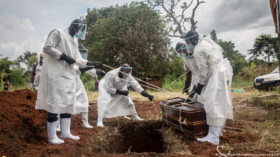 Uganda: Wie die Corona-Pandemie Trauerrituale verändert | Afrika | DW - Vimarsana News