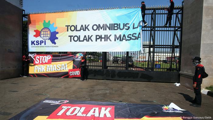 Tolak Omnibus Law 5 Juta Buruh Bakal Mogok Nasional 3 Hari Indonesia Laporan Topik Topik Yang Menjadi Berita Utama Dw 29 09 2020