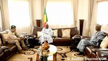 Treffens zwischen Malis Übergangspräsident Bah N'Daw, Malis neuem Premierminister Moctar Ouane und dem Täter des Militärputsches, Assimi Goita.
