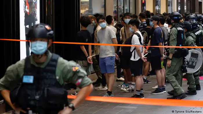Hongkong Demonstranten werden verhaftet