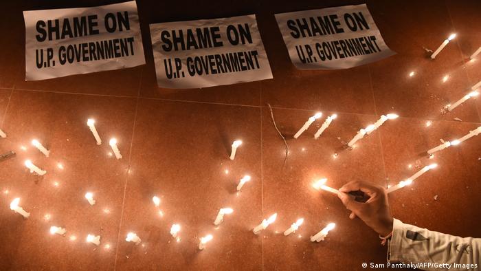 Indien Uttar Pradesh | Proteste nach Vergewaltigung (Sam Panthaky/AFP/Getty Images)