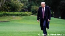 01.10.2020 *** U.S. President Donald Trump walks from Marine One as he returns from Bedminster, New Jersey, on the South Lawn of the White House in Washington, U.S., October 1, 2020. REUTERS/Joshua Roberts