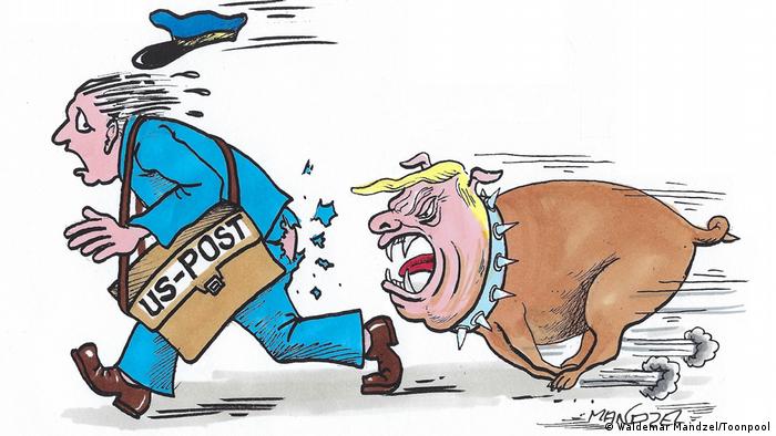 Donald Trump, digambarkan sepreti anjing penyerang, mengejar tukang pos yang tergesa-gesa (karikatur oleh Waldemar Mandzel/Toonpool)