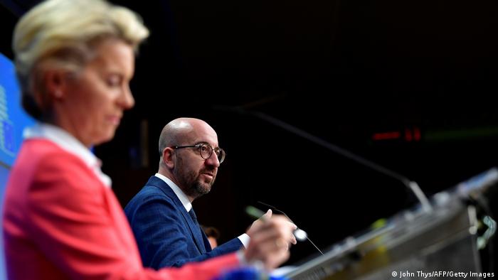 Belgien Brüssel | EU-Gipfeltreffen - Ursula von der Leyen und Charles Michel