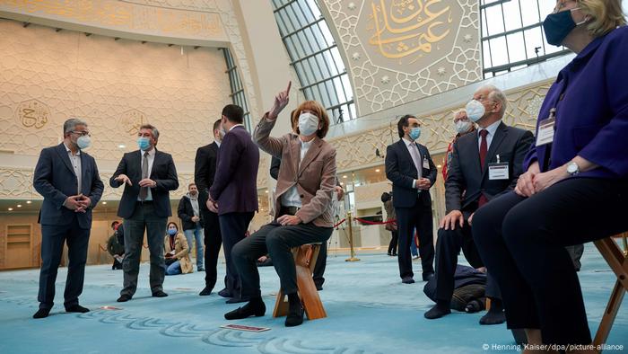 Deutschland Tag der Offenen Moschee | Köln (Henning Kaiser/dpa/picture-alliance)