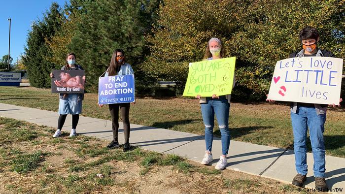 Indianapolis'te kürtaj karşıtı gösteri yapan aşırı muhafazakar Protestan Hristiyanlar