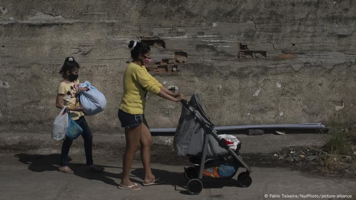 Brasilien I Coronavirus I Favela Deus e Amor, Rio De Janeiro