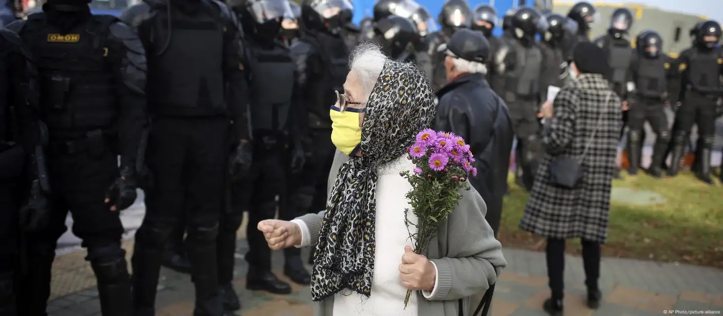 Протесты в Беларуси: против Лукашенко выходят и пенсионеры – DW – 16.10.2020