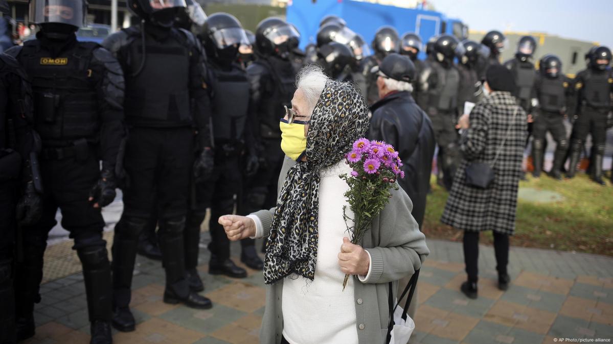 Протесты в Беларуси: против Лукашенко выходят и пенсионеры – DW – 16.10.2020