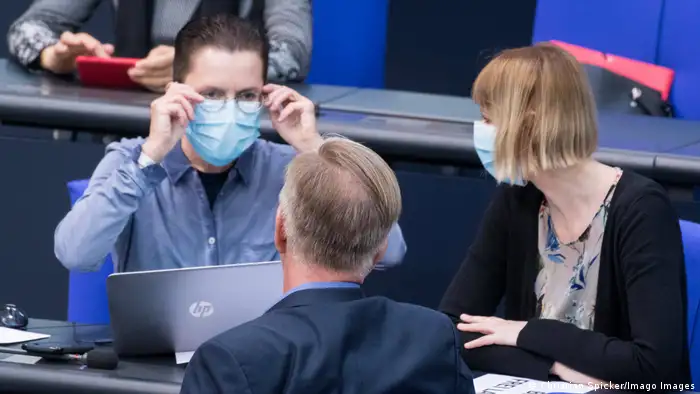 Symbolbild Maskenpflicht im Bundestag