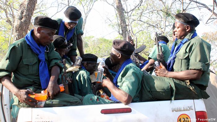 Soldados da RENAMO na Gorongosa, província central de Sofala