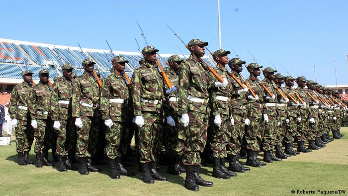 Mosambik I Soldaten der mosambikanischen Armee