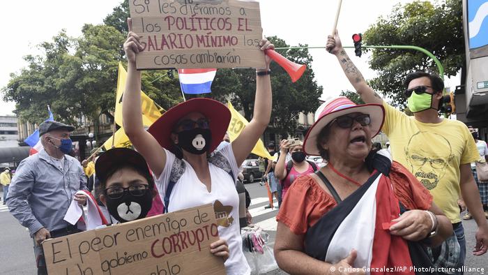 Foto de manifestantes en Costa Rica