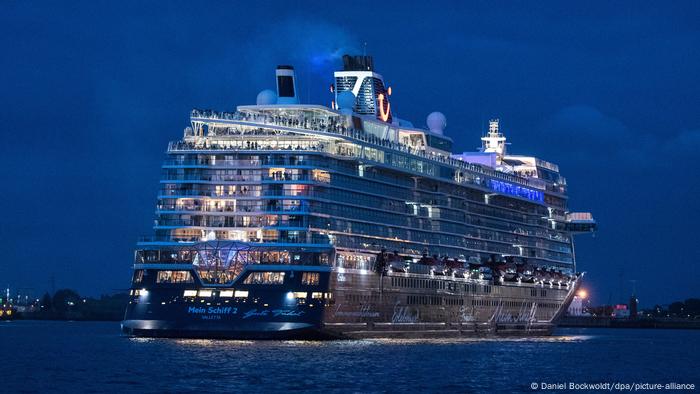 Tui | Kreuzfahrtschiff | Mein Schiff 2 (Daniel Bockwoldt/dpa/picture-alliance)