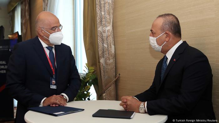 Slowenien Bratislava | Treffen Außenminister Griechenland und Türkei | Dendias (L) und Cavusoglu