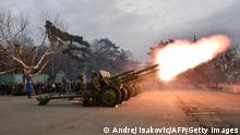 Serbian Army soldiers fire artillery in an honour salute on the eve of Serbia's Statehood Day, a celebration of the 215th anniversary of the first Serbian uprising and the creation of the modern Serbian state, in Belgrade on February 14, 2019. (Photo by Andrej ISAKOVIC / AFP) (Photo credit should read ANDREJ ISAKOVIC/AFP via Getty Images)
