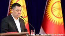 10.10.2020, Kirgistan, Bischkek: 6353426 10.10.2020 Candidate for the post of Prime Minister Sadyr Zhaparov speaks at an extraordinary session of the Kyrgyz Parliament at the Ala-Archa state residence in Bishkek, Kyrgyzstan. The presidential decree on the introduction of a state of emergency in the capital and a candidate for the post of Prime Minister are to consider. Alexey Maishev / Sputnik Foto: Alexey Maishev/Sputnik/dpa |