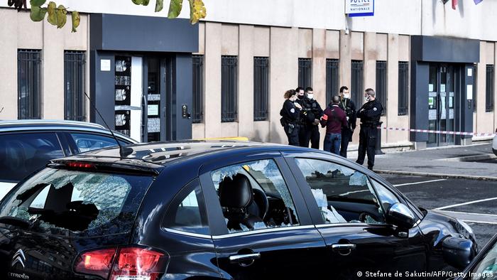 Frankreich Vorfall auf dem Polizeirevier in Champigny-sur-Marne in Paris