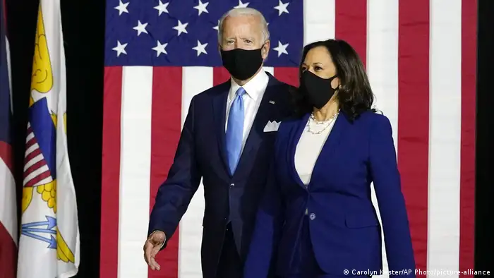 USA | Wahlen | Joe Biden und Kamala Harris (Carolyn Kaster/AP Photo/picture-alliance)
