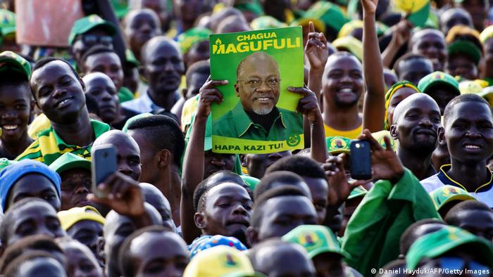 Supporters of Tanzania's Presidentn John Magufuli