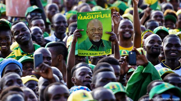 Supporters of Tanzania's Presidentn John Magufuli