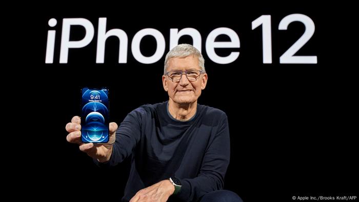 Tim Cook präsentiert iPhone 12