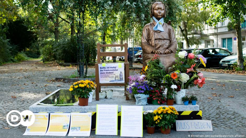 Berlin halts demolition of comfort women memorial – DW